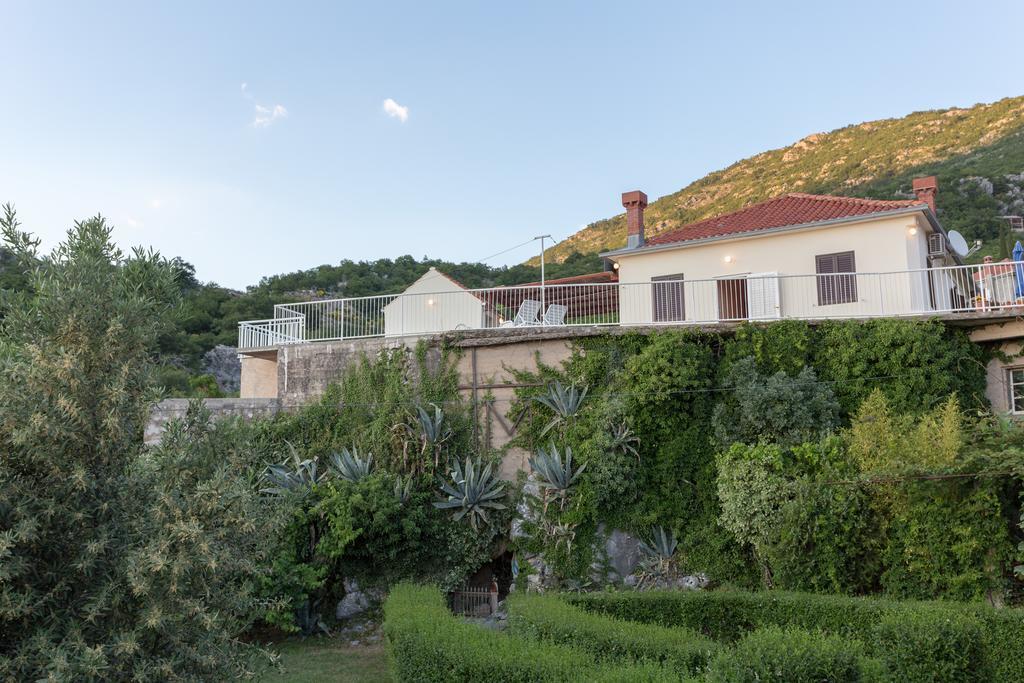 Holiday Home Urlovic Gruda ภายนอก รูปภาพ